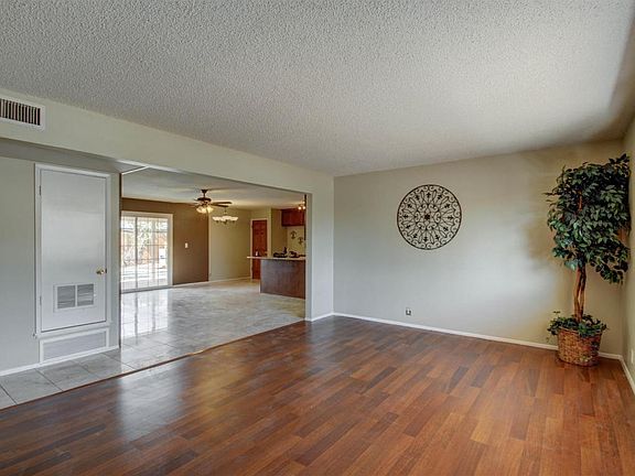 4th image of 1346 W Pueblo Ave
