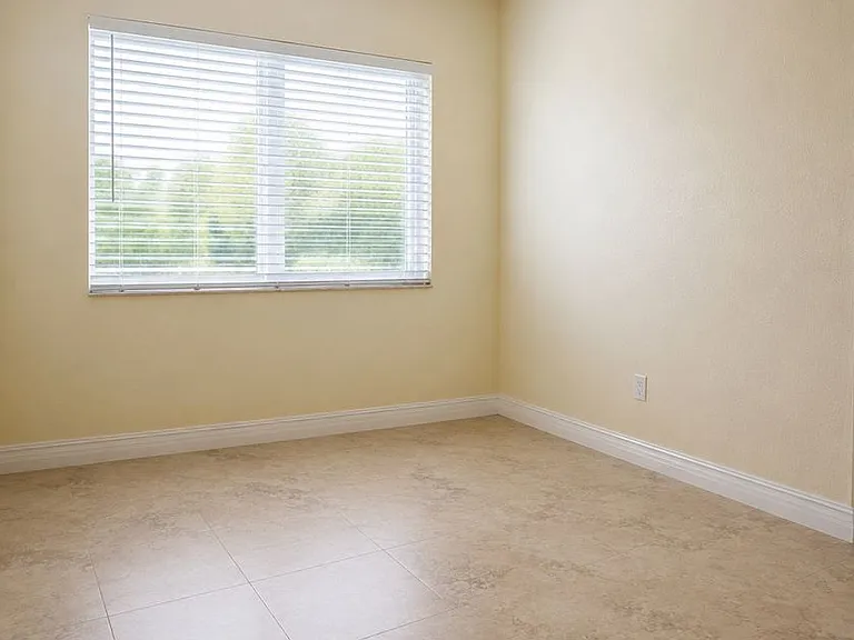 3175 Royalston Ave #203 — Photo 18