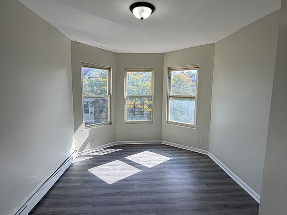4th image of 161 S 10th St #4R