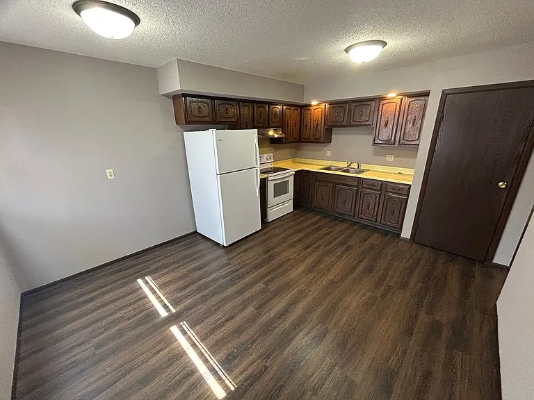 207 E Newkirk St — Photo 3