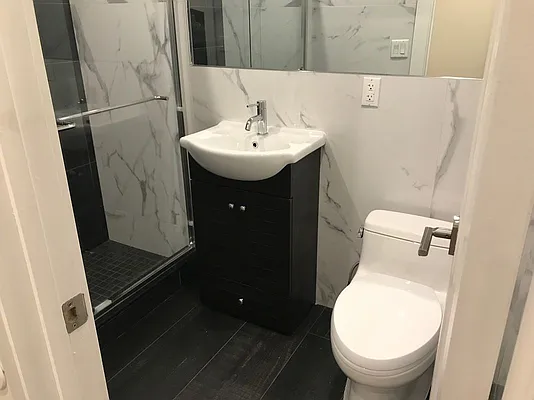 Rented by Premier Metro Realty Corp | media 10