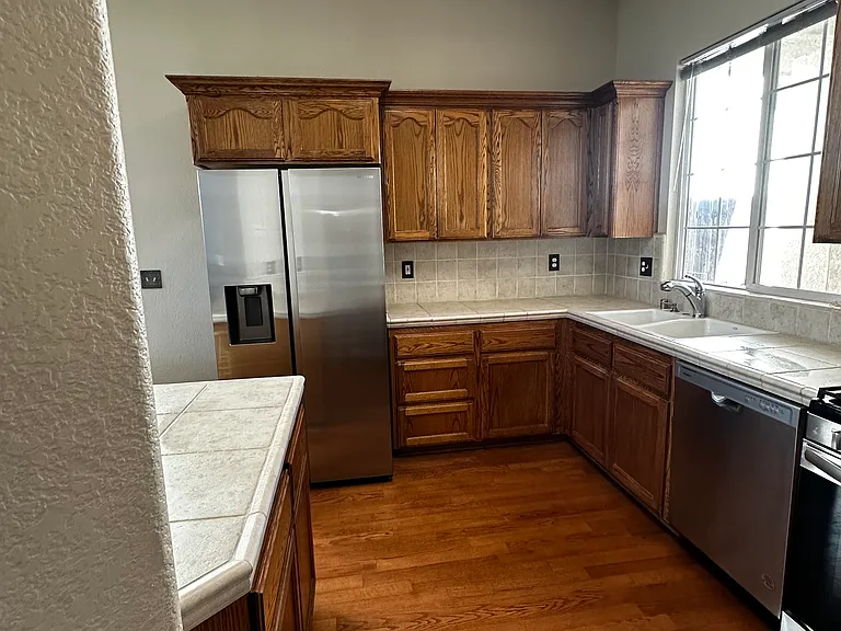 160 Lake Dr — Photo 12