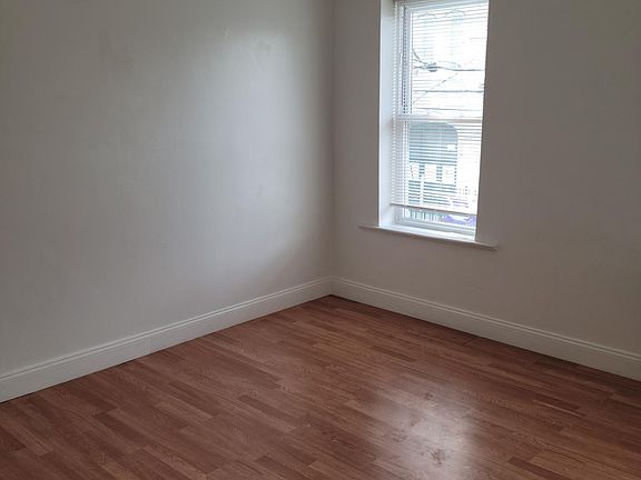 3rd image of 1-109 Union Hall St #1