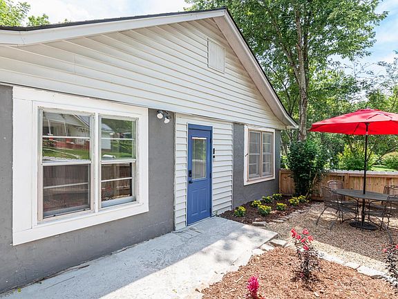 3rd image of 210 Lakeside Dr