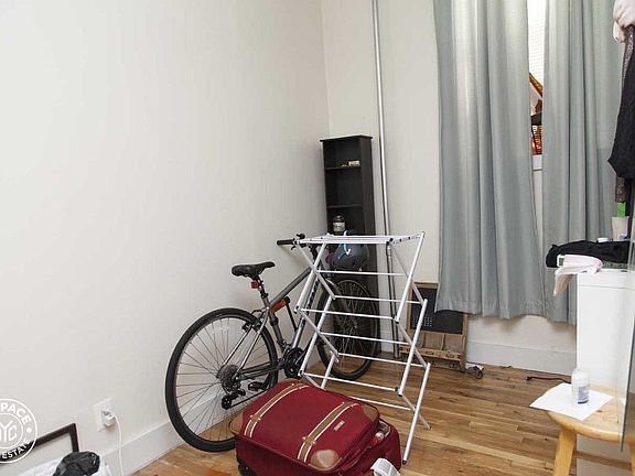 4th image of 1055 Dean St APT 8