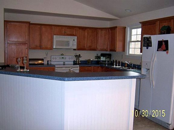 4th image of 292 Sterling Lamm Dr