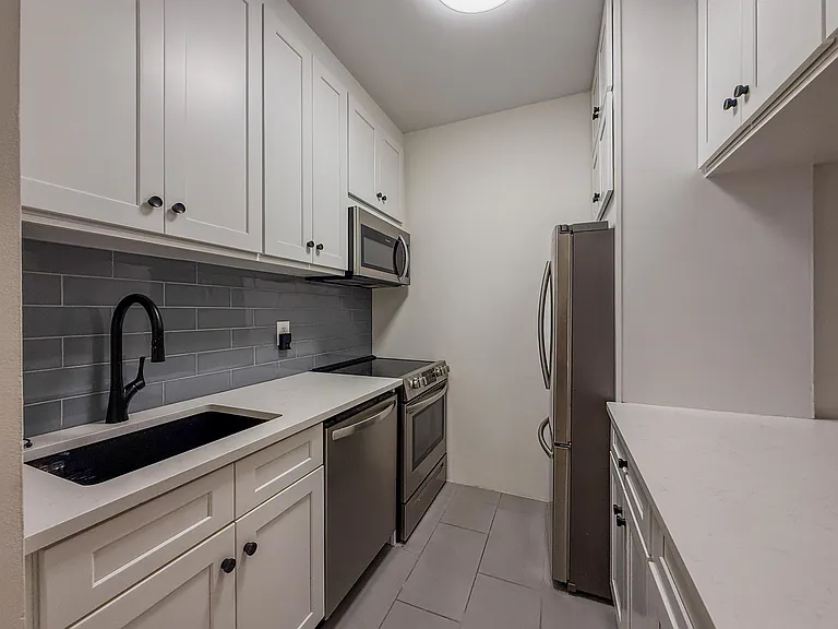 44 Sherman Ave — Photo 5