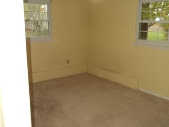 5th image of 380 S Hall St