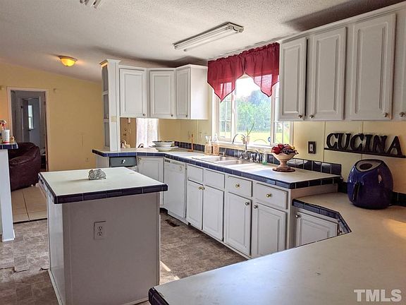 5th image of 4190 Fieldcrest Trl