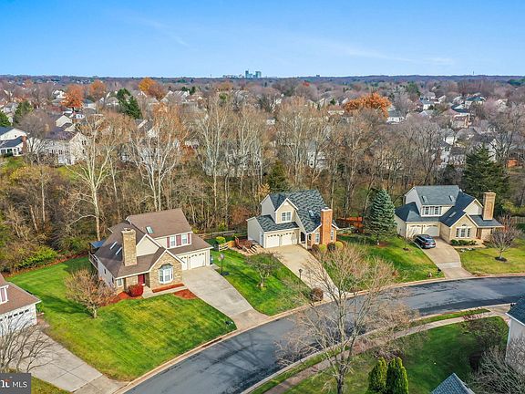 3rd image of 13443 Muirkirk Ln