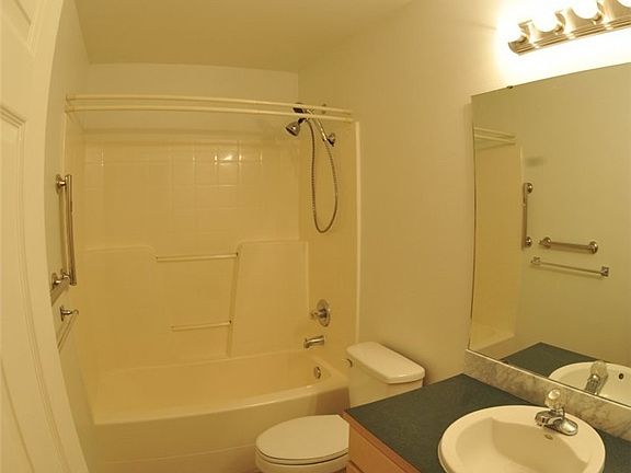 5th image of 2604 169th St NE