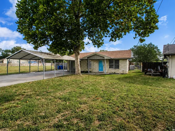 606 N BERRY ST, Beeville, TX 78102