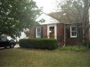 1801 Roslyn Rd, Grosse Pointe Woods, MI 48236