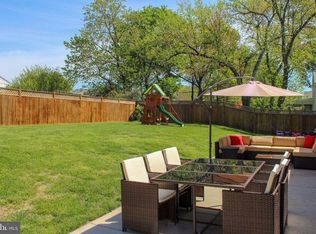 6814 Hopewell Ave, Springfield, VA 22151