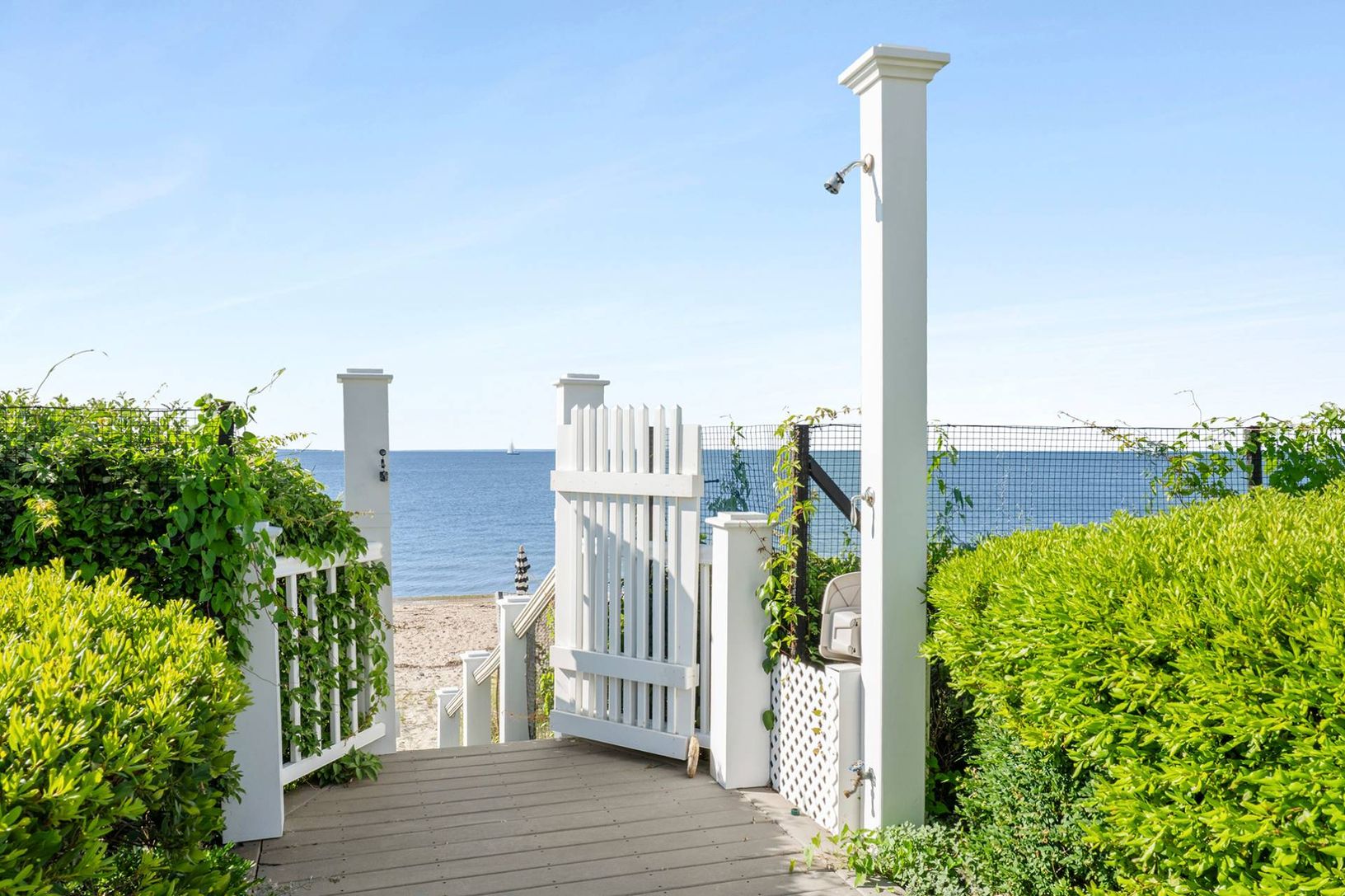  Welcome Beach and Waterfront 