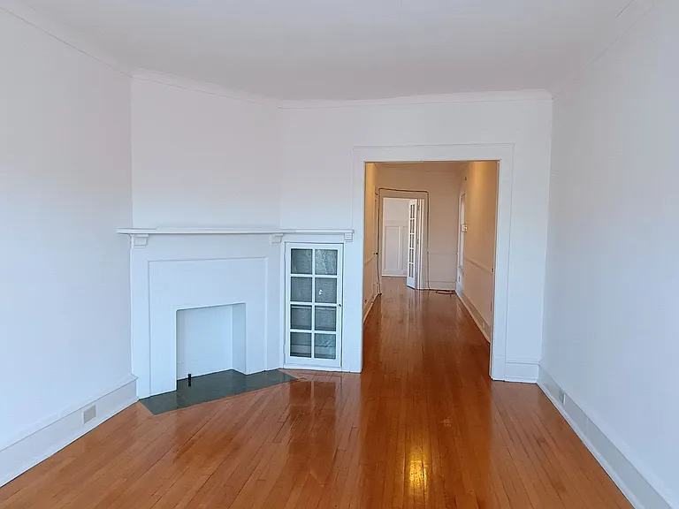 2518 N Farwell Ave — Photo 13