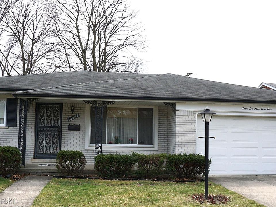 1st image of 32941 Lyndon St S