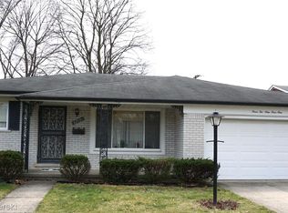 32941 Lyndon St S, Livonia, MI 48154