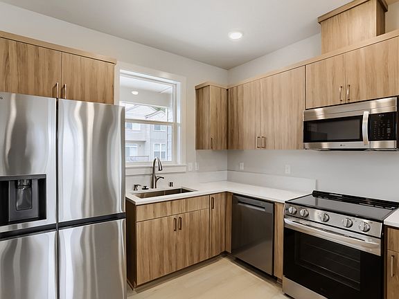5th image of 9918 NE 28th Pl