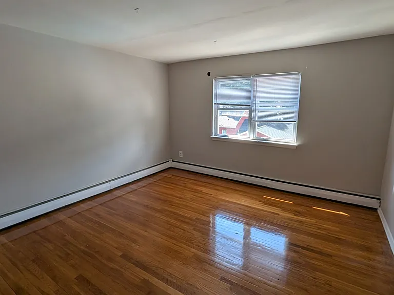 225 River Rd — Photo 9