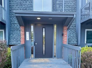 6231 Hidden Creek Dr APT 235, Lorain, OH 44053