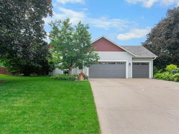 5476 Golfview Cir N, Oakdale, MN 55128
