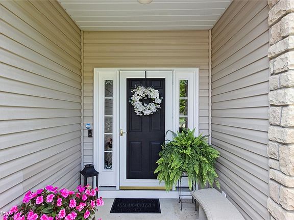 2nd image of 33874 Mapleridge Blvd