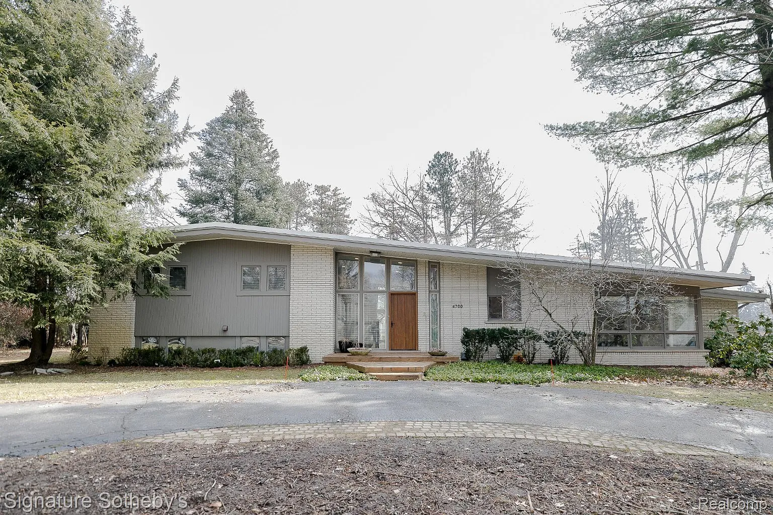 4700 Heather Ln photo 1