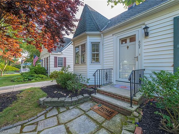 3rd image of 607 Humiston Dr
