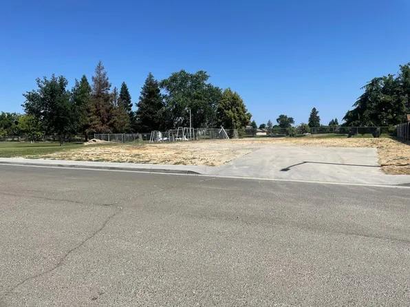 15642 W C St, Kerman, CA 93630