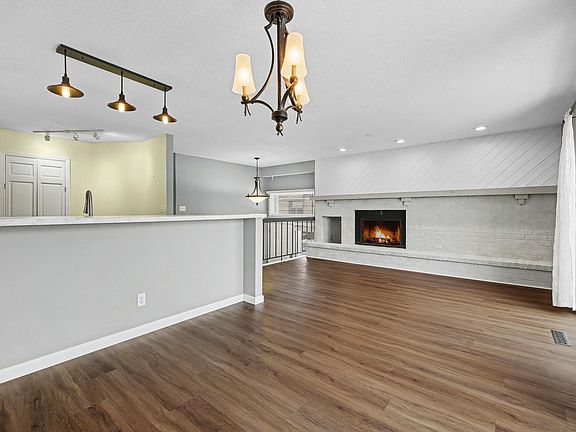 5th image of 11557 Carriage Ct