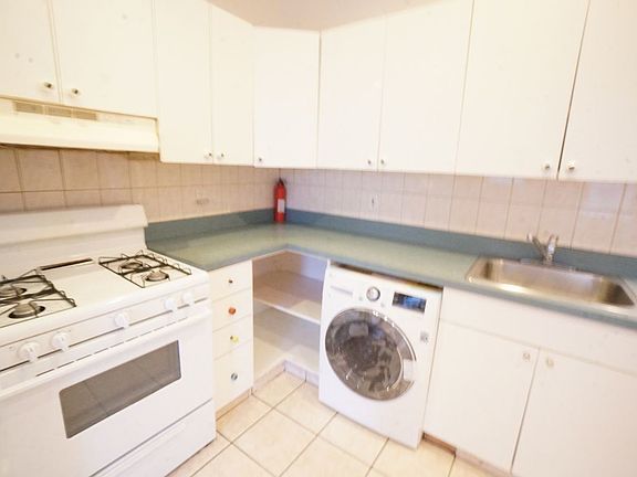 5th image of 658 Dean St #3B