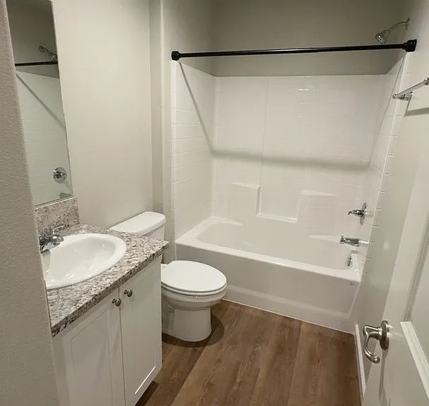505 S Summit St #101-104 — Photo 13