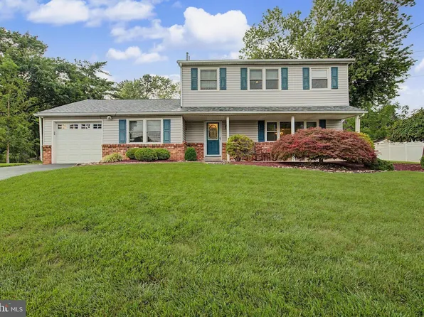 61 Eagle Rd, Chalfont, PA 18914