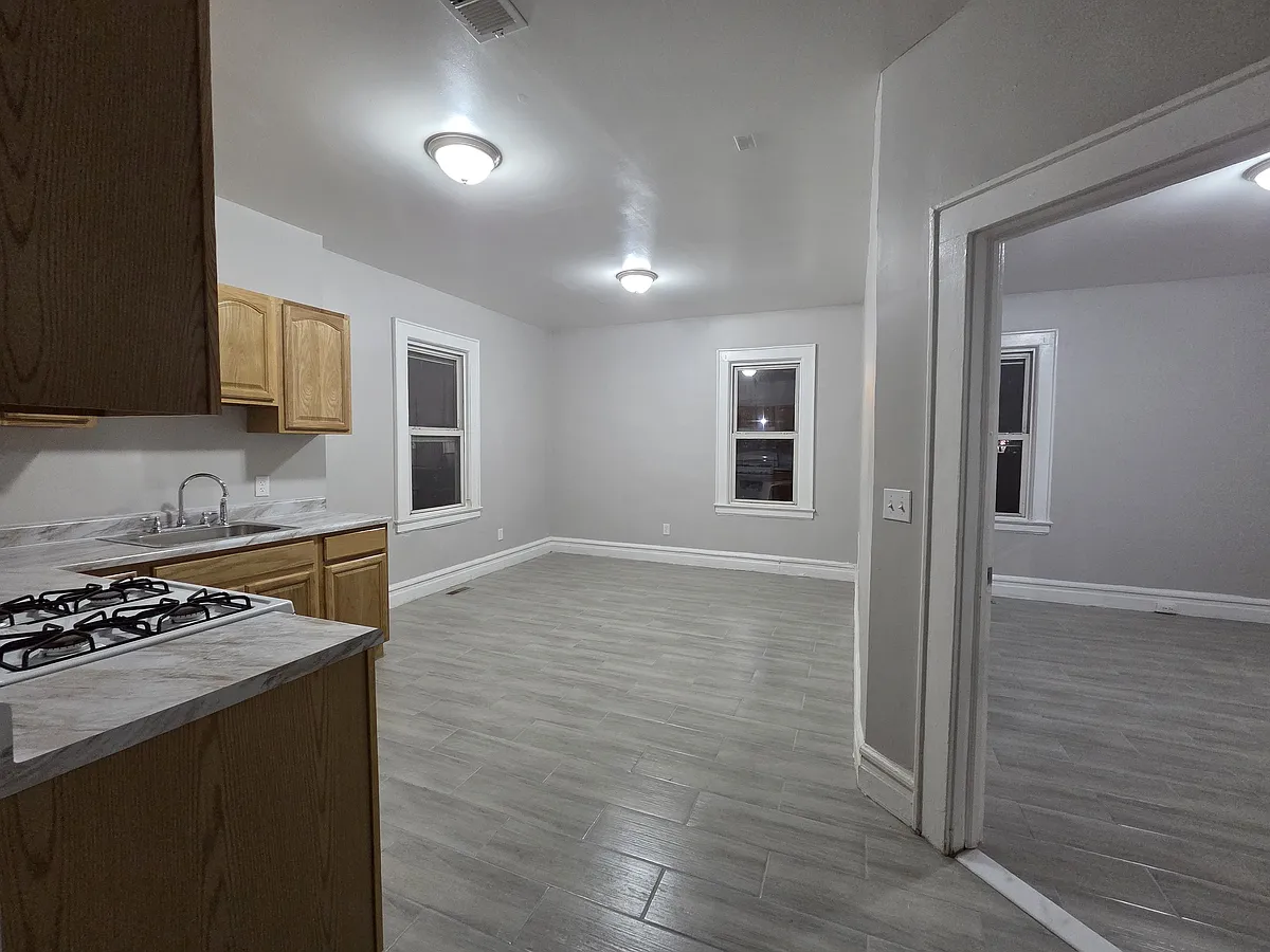 Building Photo - 1314 Liberty Ave #5