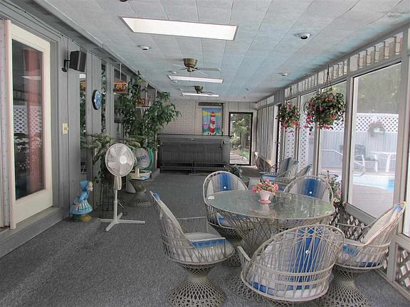 2nd image of 11 Almond Ct