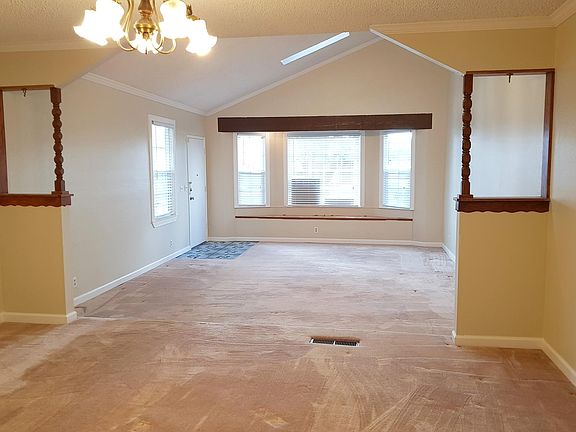 3rd image of 35014 Begonia St