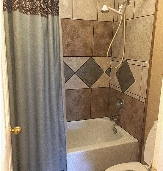2202 Brookview Dr — Photo 7