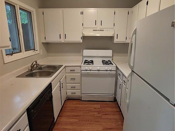 4th image of 1189 Ashborough Dr SE APT J
