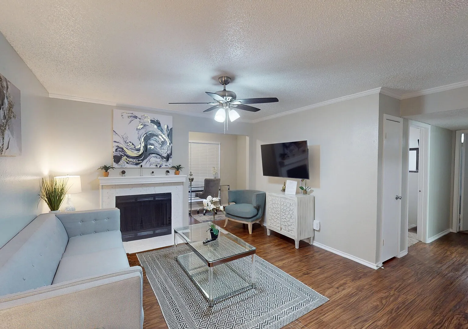 I241 World Cup Stay - 18 min to AT&T - Sleeps 4 - Public Transit — Photo 2