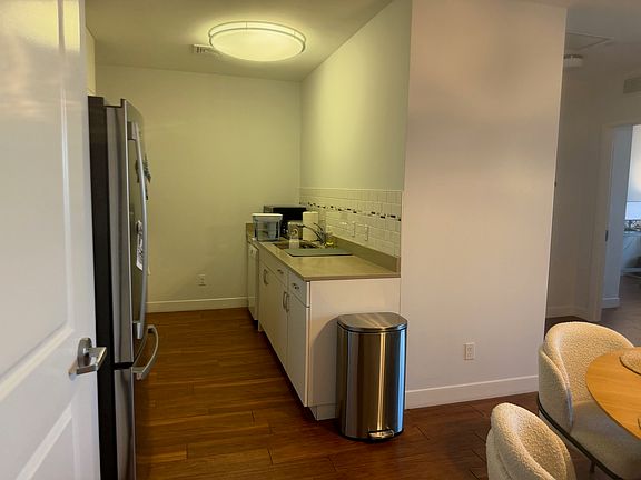2nd image of 425 New York Ave APT 3-5