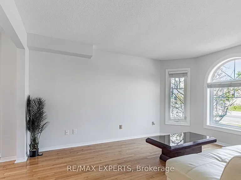 135 Livingstone St W #UPPER — Photo 5