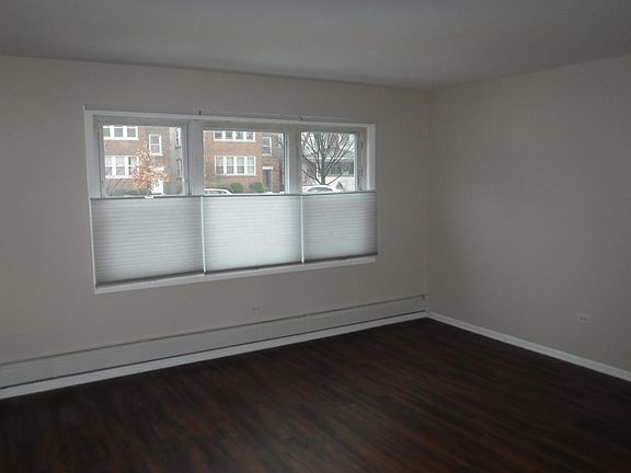 4th image of 120 S Grove Ave APT 1