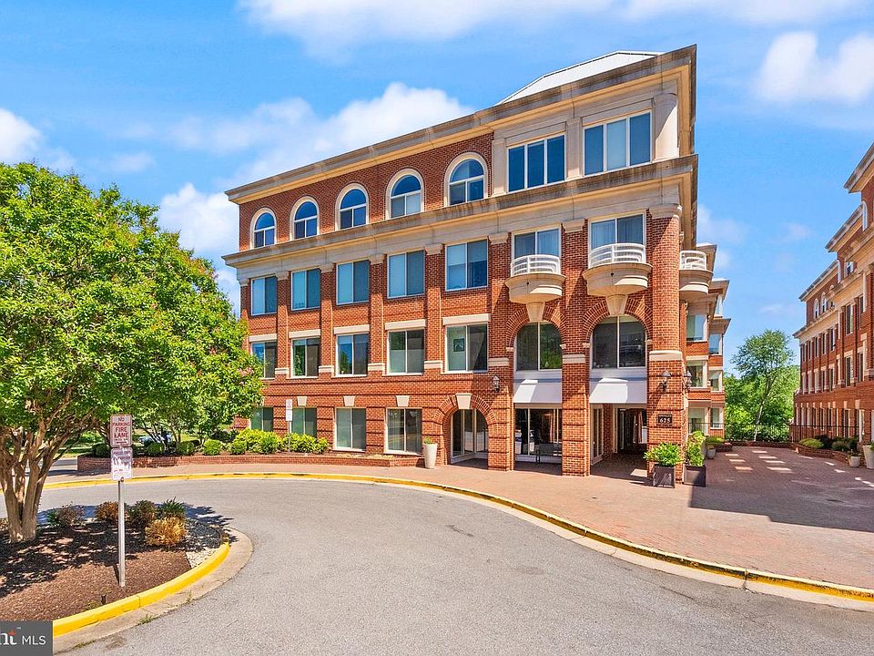 1st image of 625 Slaters Ln #401