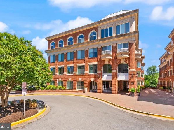 625 Slaters Ln #401, Alexandria, VA 22314