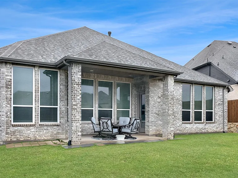 610 Lavender Dr — Photo 32