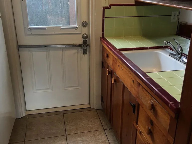 410 Lemon St — Photo 12