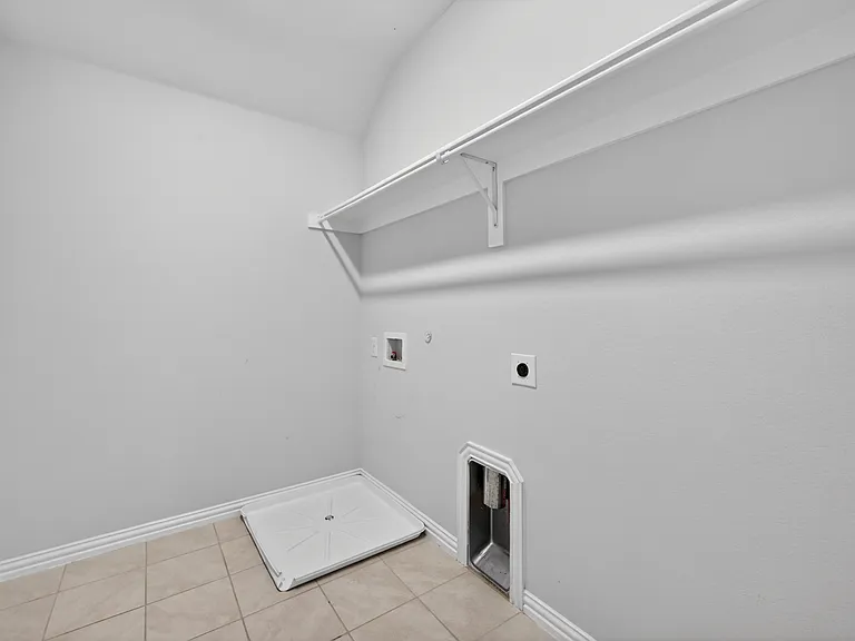 2017 Miramar Dr — Photo 16