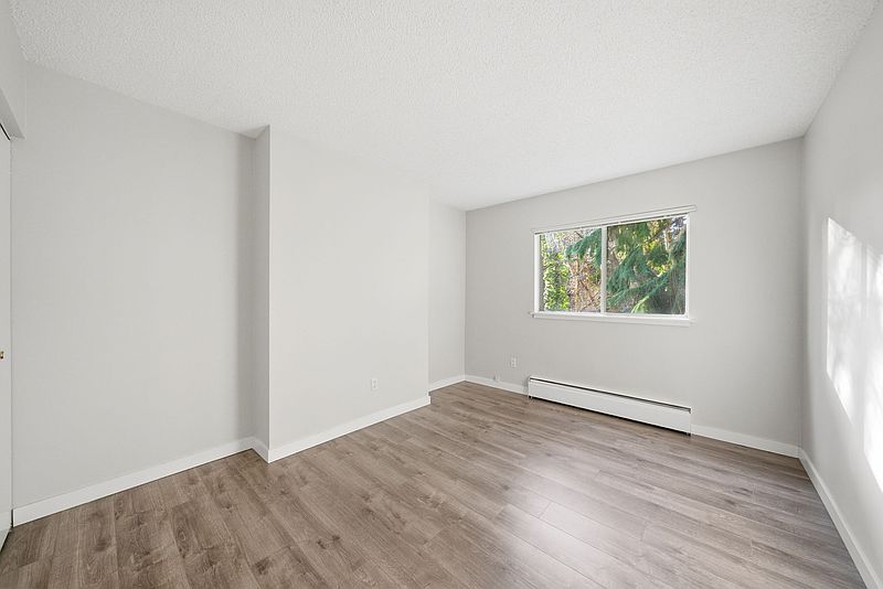 North Vancouver Townhouse for rent - 3 Bedrooms — photo 9