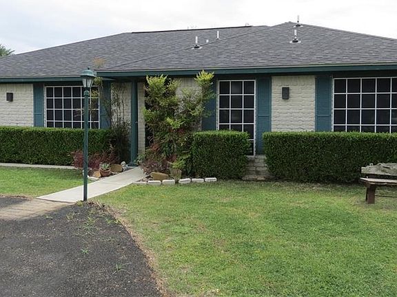 4th image of 151 Dennis Dr